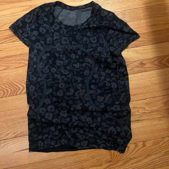 lululemon swiftly tech tshirt - Picture 2 of 2